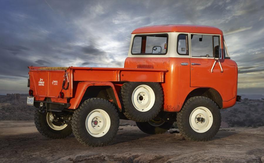  Jeep FC 150 Concept 2016 года  (фото 2 из 10)